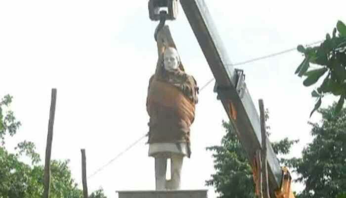 Nehru's Statue removed in allahabad by Yogi Adityanath