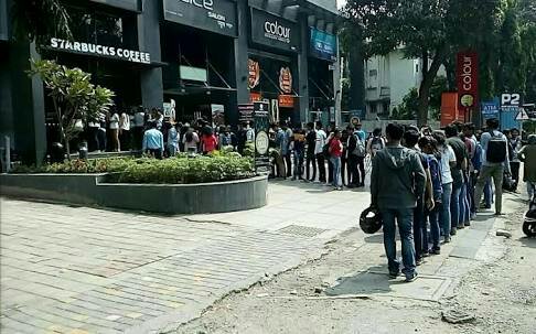 Boy Dies While Waiting In A Queue Outside Starbucks During Their Coffee at ₹100 Promotion