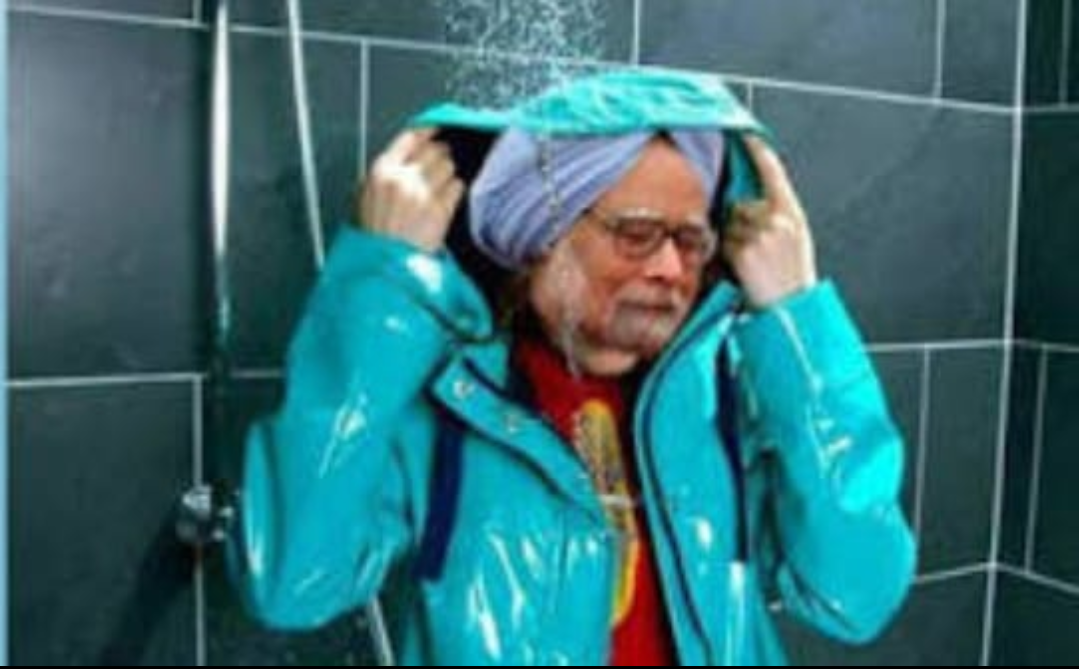 Manmohan Singh To Take A Dip At Kumbh Wearing A Raincoat