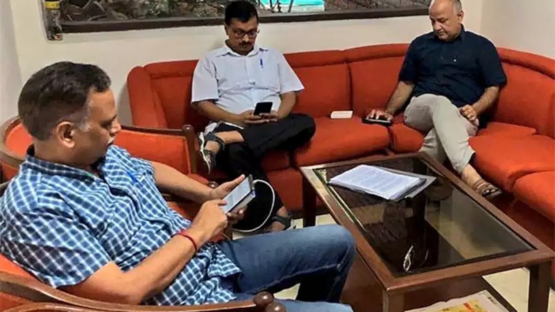 Kejriwal books sofa for protest inside the office of future LGs of Ladakh and J&K https://thefauxy.com/kejriwal-books-sofa-for-protest-inside-the-office-of-future-lgs-of-ladakh-and-jk/