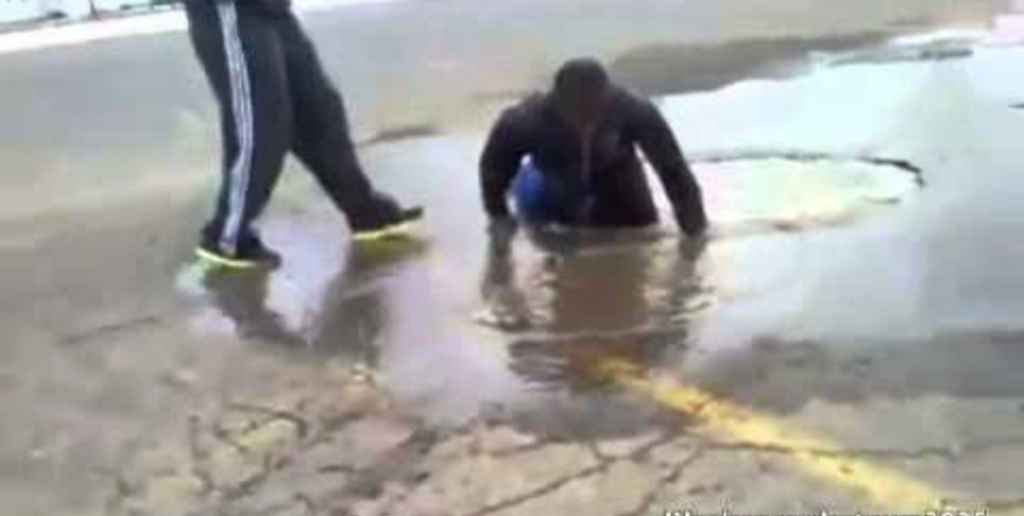 Mumbai man falls in pothole while tweeting about Delhi air quality