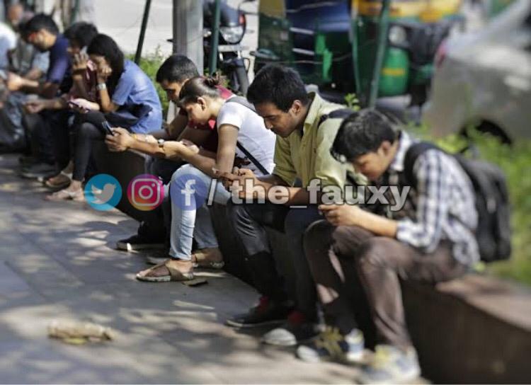 People in Karachi gathered near coronavirus hotspot thinking they’ll get free Wi-Fi