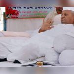 Anna Hazare Secretly Eats After Noticing That No Media Is Covering Him