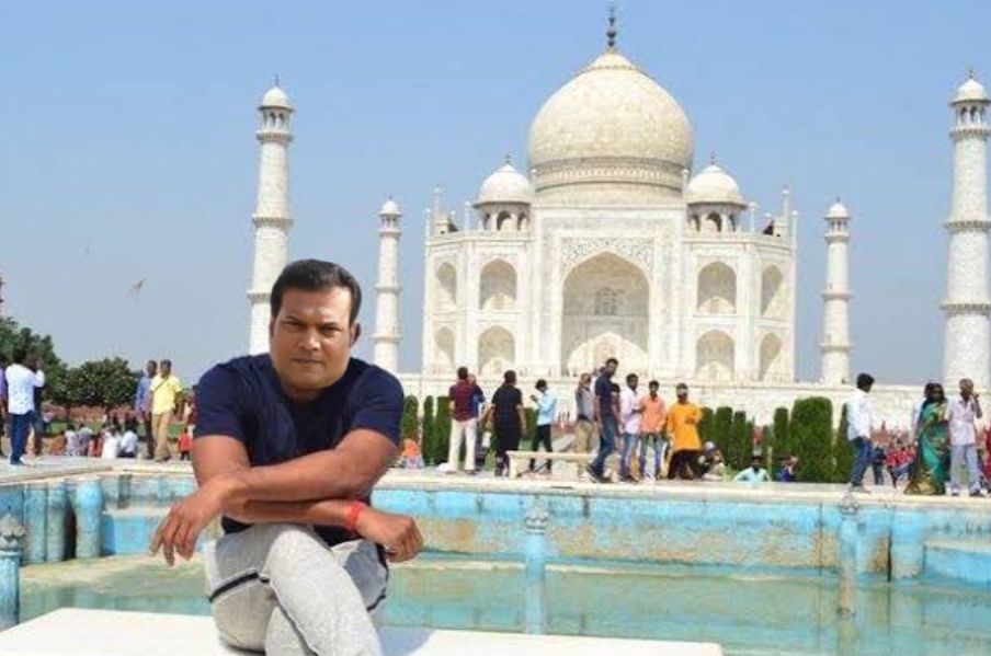 CID Fame Daya Seen Near Taj Mahal